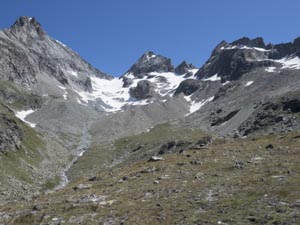 Blick von Plan Bertol (2656 m) auf Glacier de Bertol mit Douves Blanche, Col de la Tsa (3303 m), Pointe de Bertol (3499 m), Cabane de Bertol (3311 m) und Crête du Plan, 18.7.2018