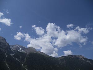 Oberhalb Bergün (1488 m) mit Piz Ela (3339 m), Albulatal, Graubünden, 19.7.2019